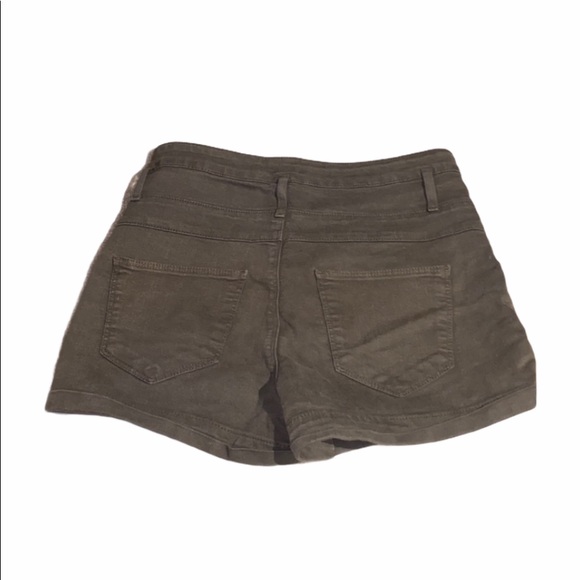 Refuge Green Shorts - Picture 2 of 3